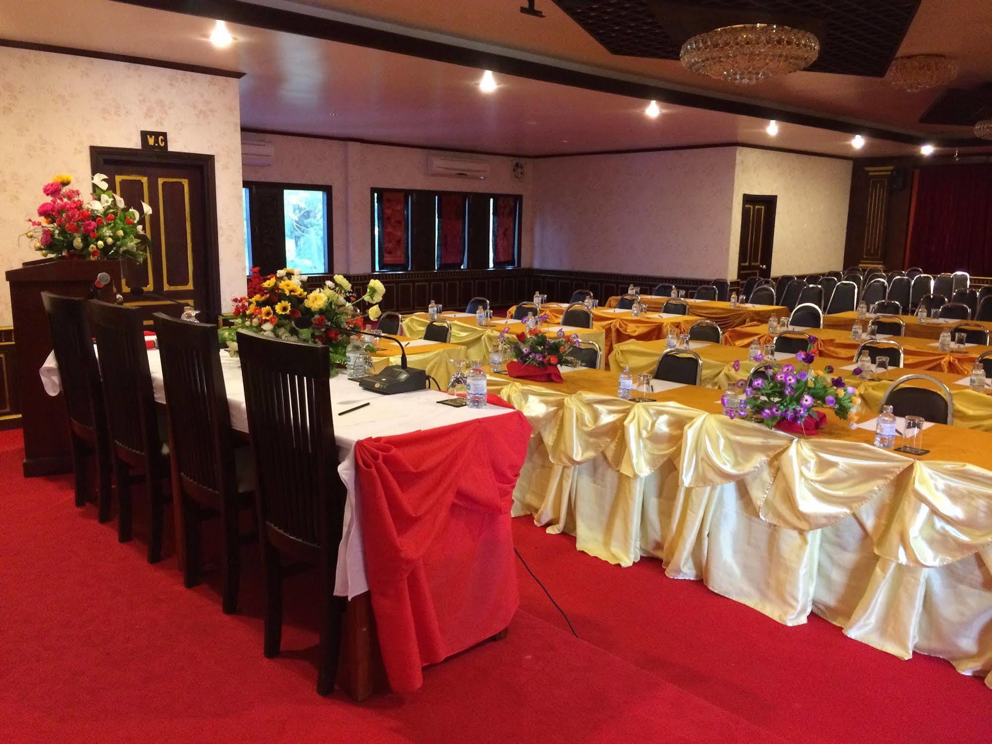 E-Outfitting Vang Thong Hotel Luang Prabang Exterior foto